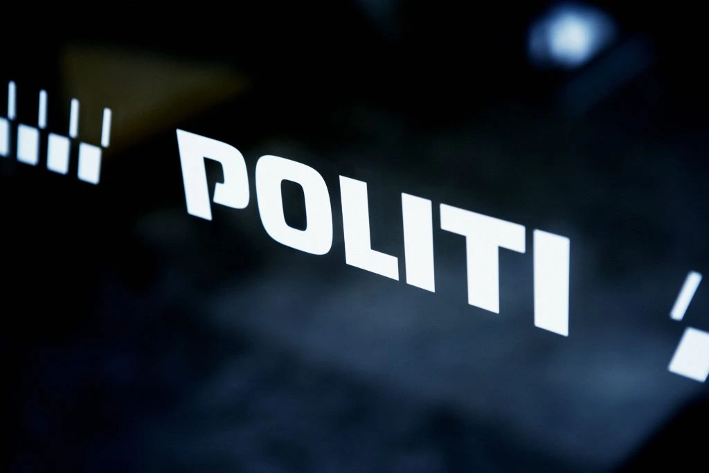 LIGE NU: Mystisk politiaktion i bymidte