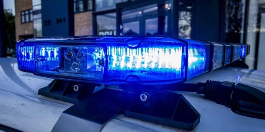 “Jeg har noget til dig”: 72-årig trækker våben under skænderi i kassekø