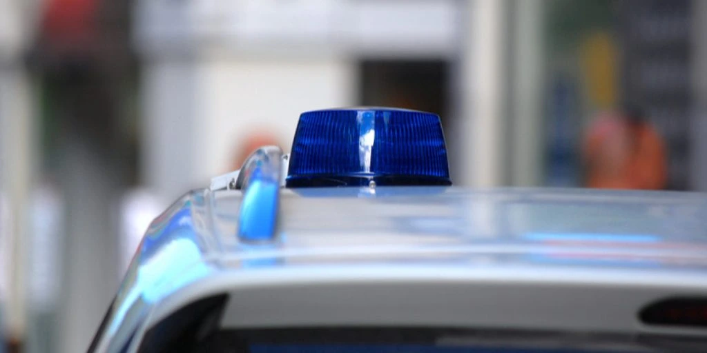 Glemte konen: Politiet måtte skride ind