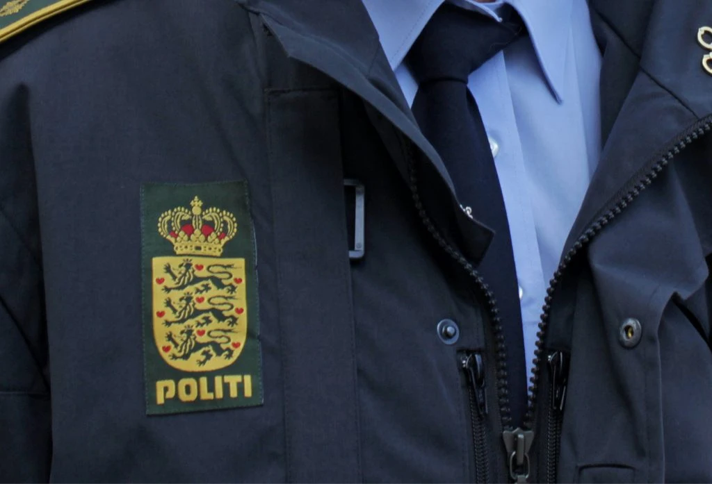 Kører betjent ned under flugt fra politiet