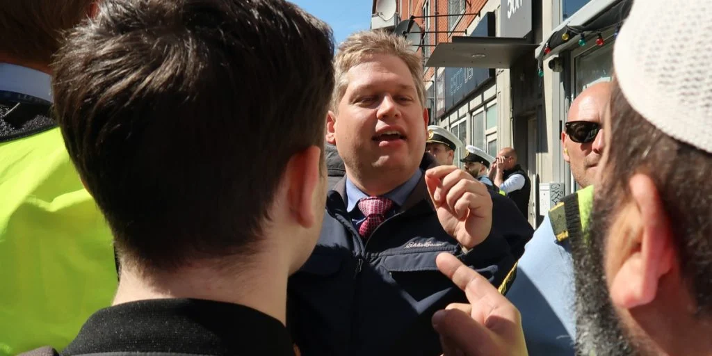 Paludan isoleret efter gift-frygt: Nu fortæller politiet nyt