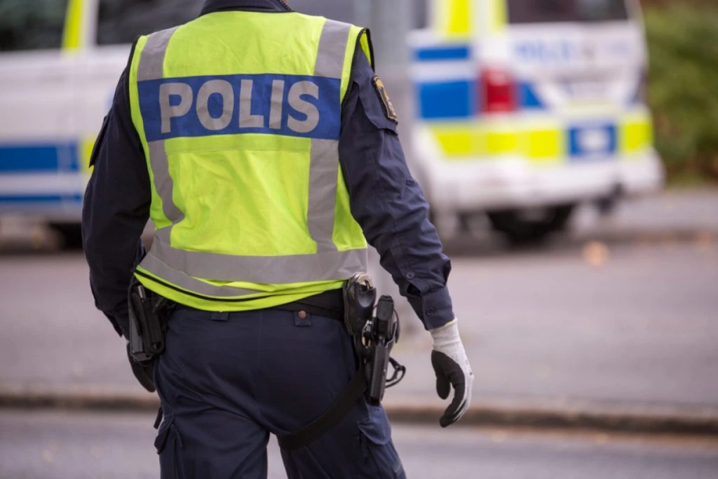 Forbipasserende fandt pludselig lig i vandet: Nu deler politiet skræmmende nyt