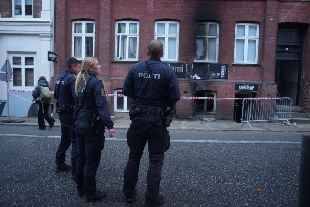 Voldsom brand brød ud i etageejendom tidligt onsdag morgen: Nu er der nyt