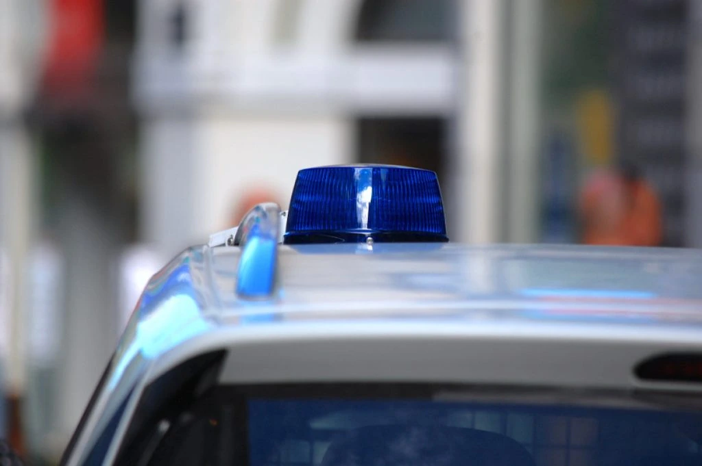 En anmeldelse fik politiet ud til mistænkelig bil: Kort efter tog sagen en uventet drejning